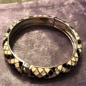 Silver Chevron Pattern Hinged Bracelet - White and Black Enamel
